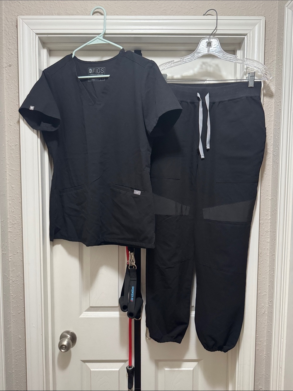 FIGS Black Women's Jogger Scrub Set with Drawstring Pants